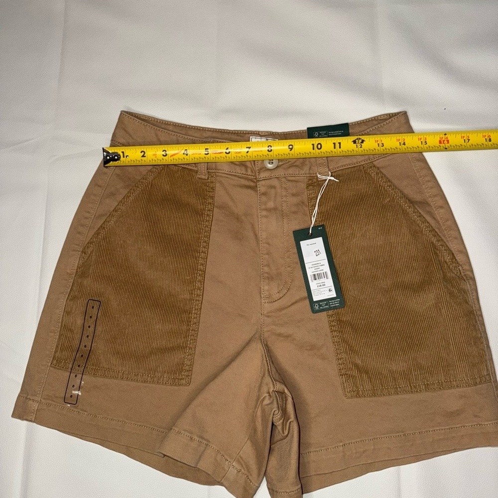 Alpine Design Tan Women's Cargo Shorts NWT Size 6 - Picture 4 of 10